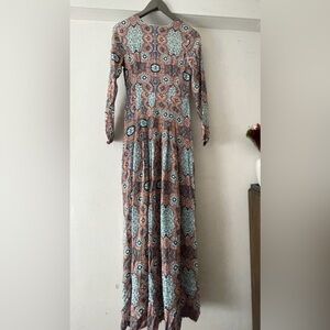 H&M NWT boho chic pleated long sleeve maxi dress brand new!
Blogger fav 12